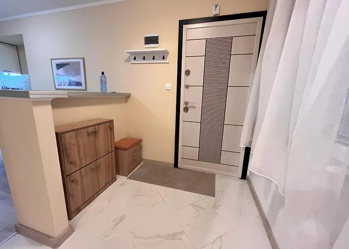 Cozy Apartment Near City Center